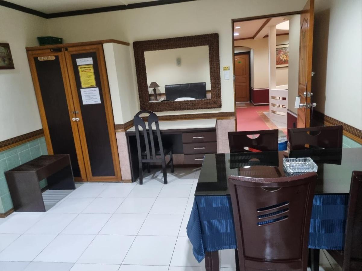 Clark Angeles Tiger Hotel Экстерьер фото